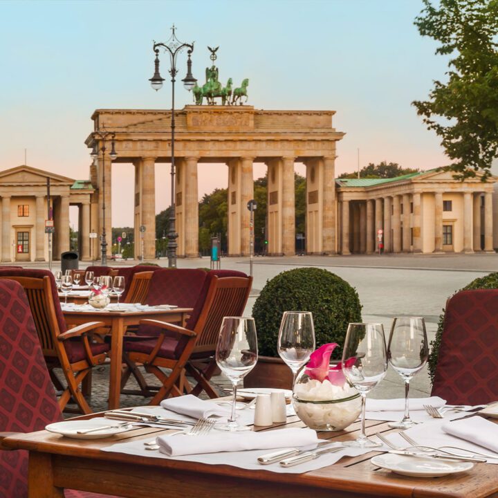 Hotel Adlon Kempinski é um dos melhores para ficar em Berlim. Fica bem em frente ao Portão de Brandemburgo